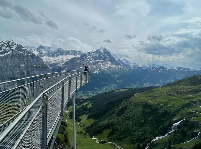 Almis Sunna Grindelwald